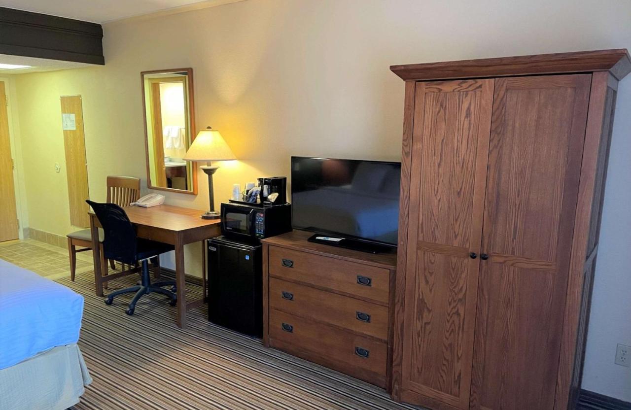 Crossroads Hotel & Event Center Fort Dodge Ngoại thất bức ảnh
