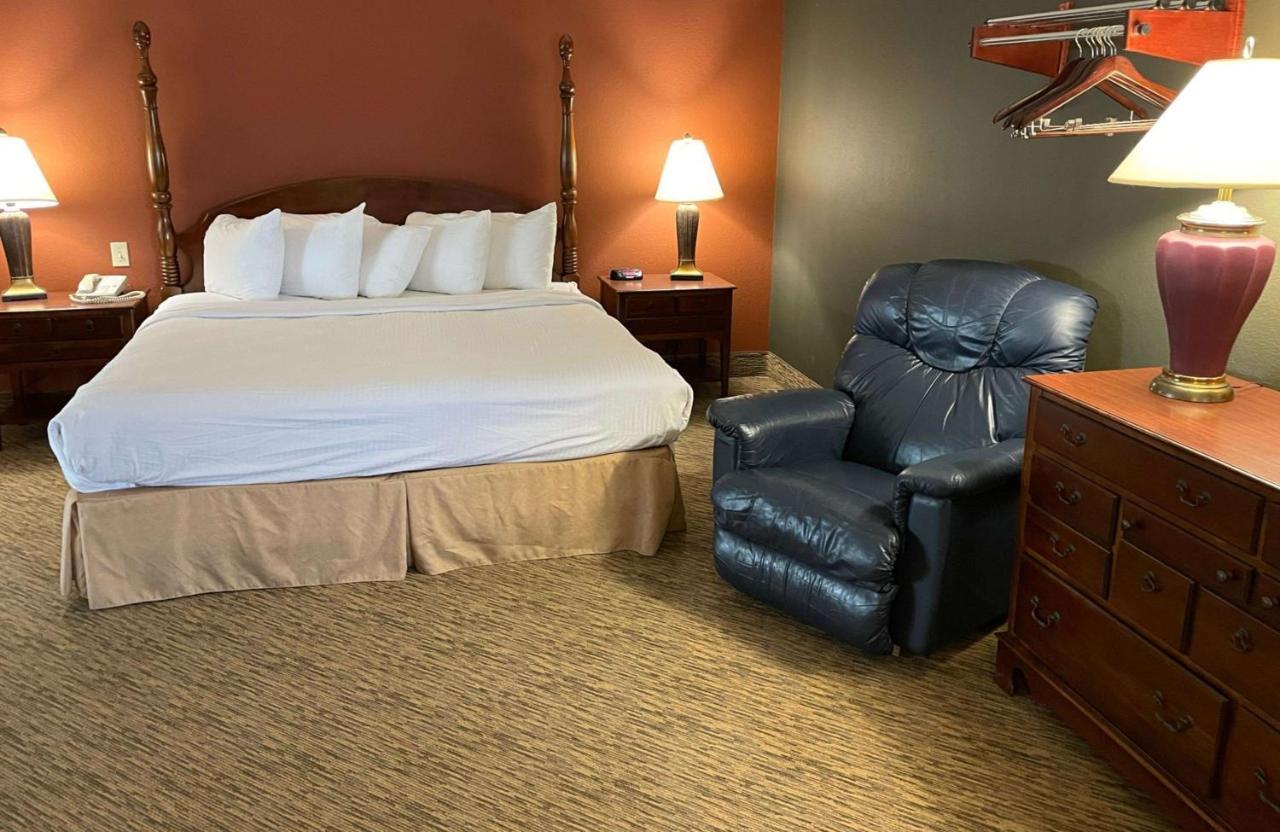 Crossroads Hotel & Event Center Fort Dodge Ngoại thất bức ảnh