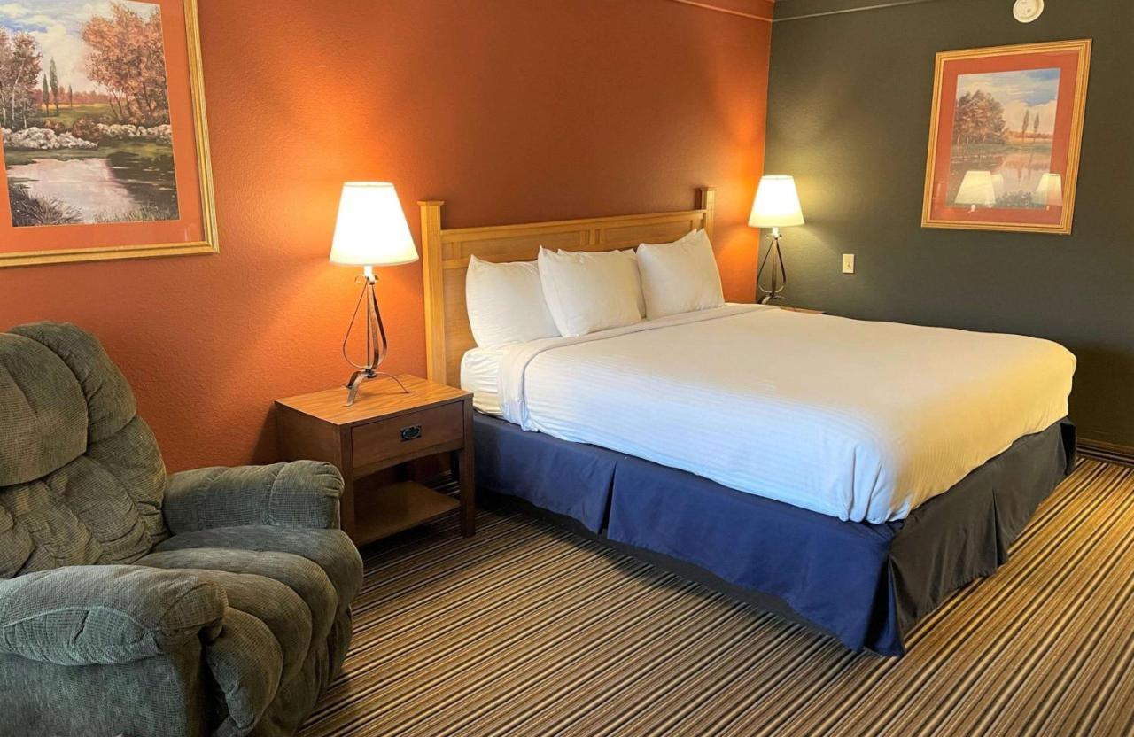 Crossroads Hotel & Event Center Fort Dodge Ngoại thất bức ảnh
