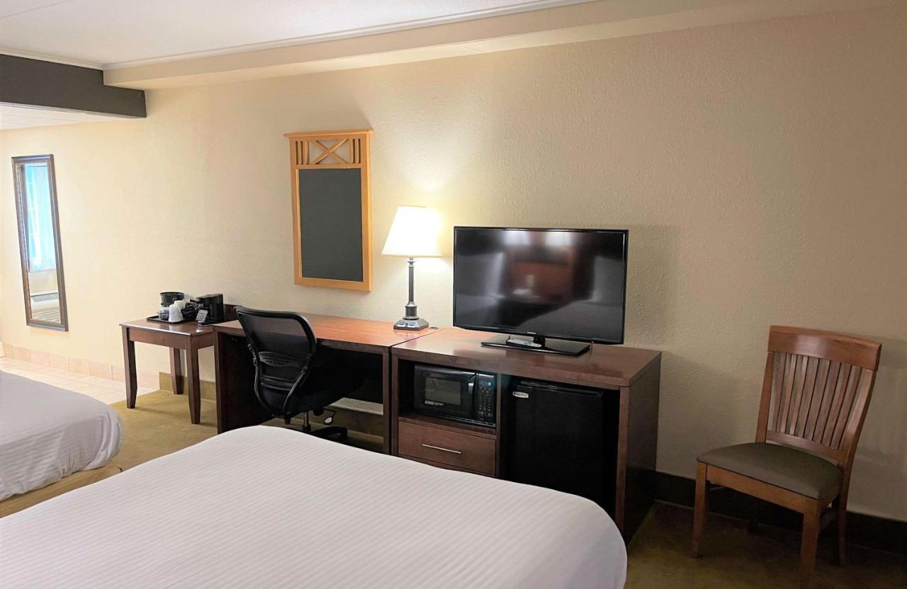 Crossroads Hotel & Event Center Fort Dodge Ngoại thất bức ảnh