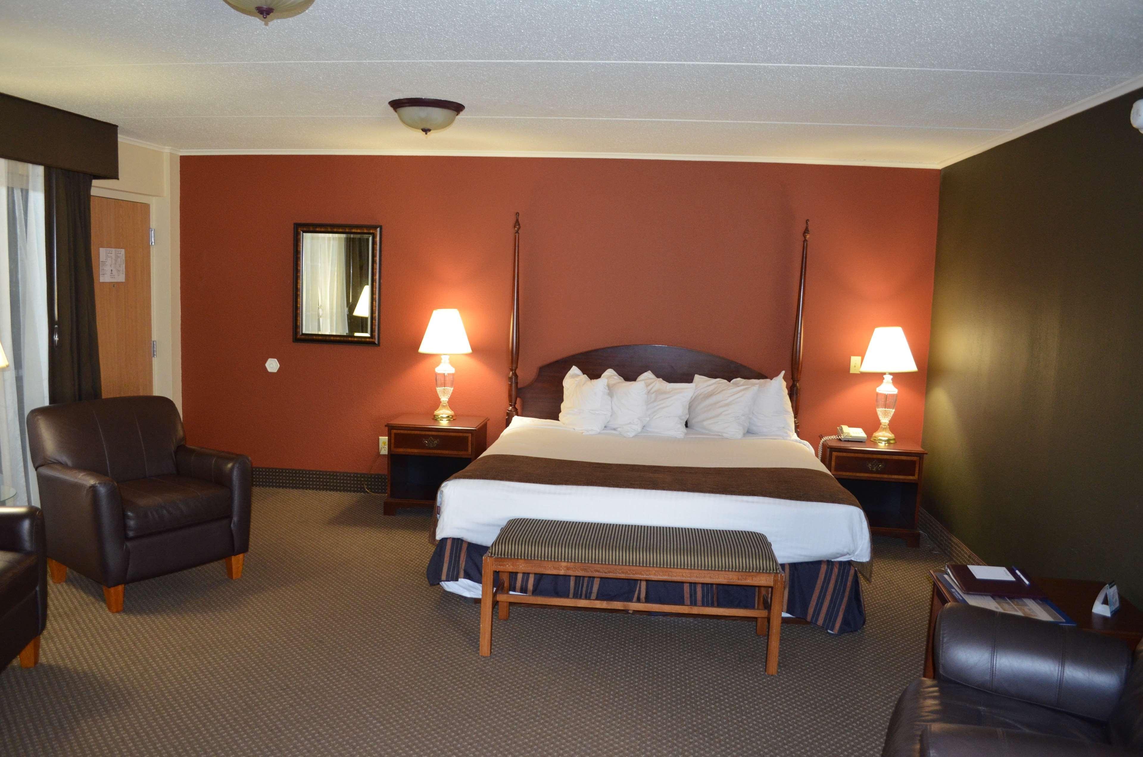 Crossroads Hotel & Event Center Fort Dodge Ngoại thất bức ảnh