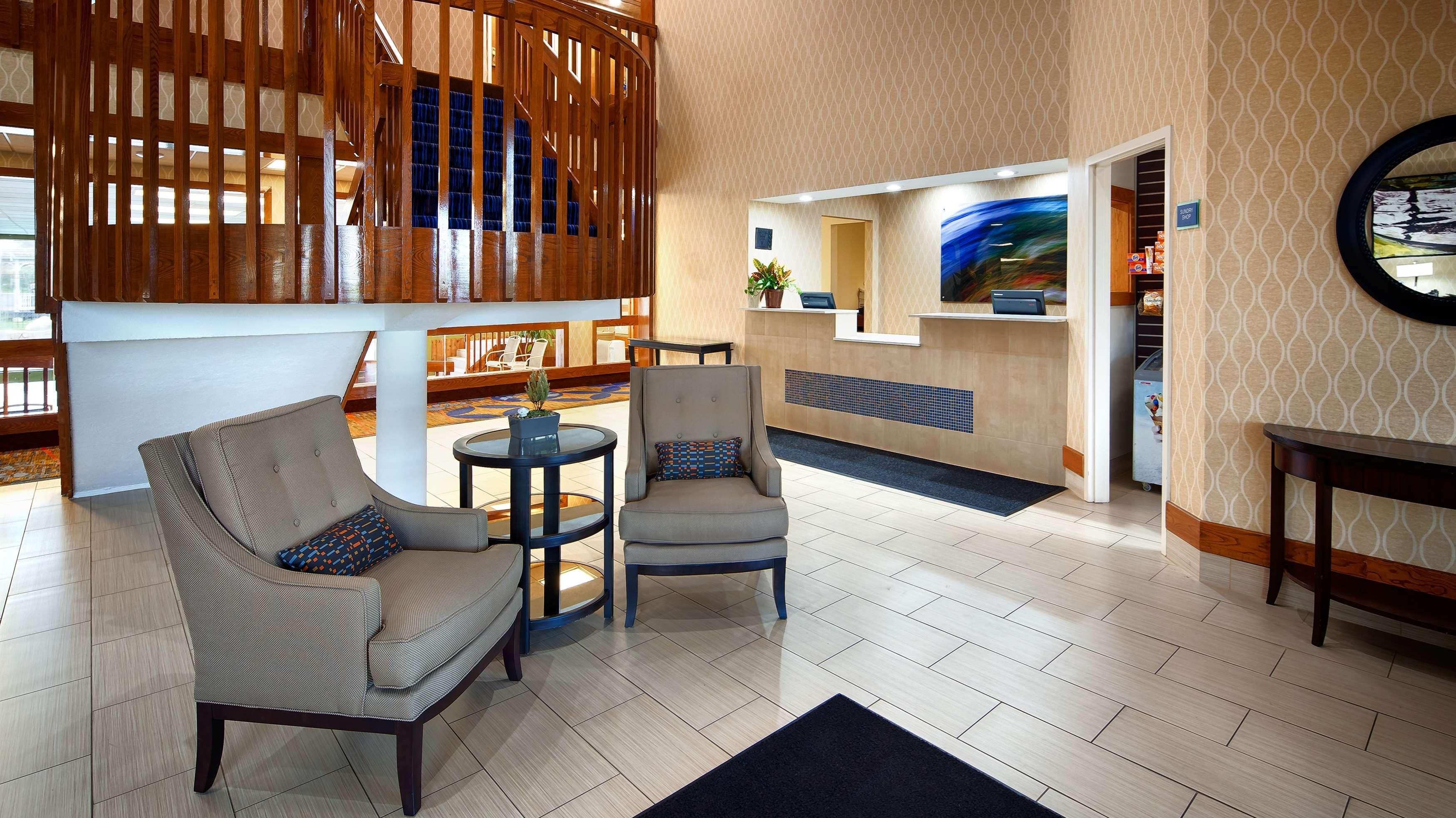 Crossroads Hotel & Event Center Fort Dodge Ngoại thất bức ảnh