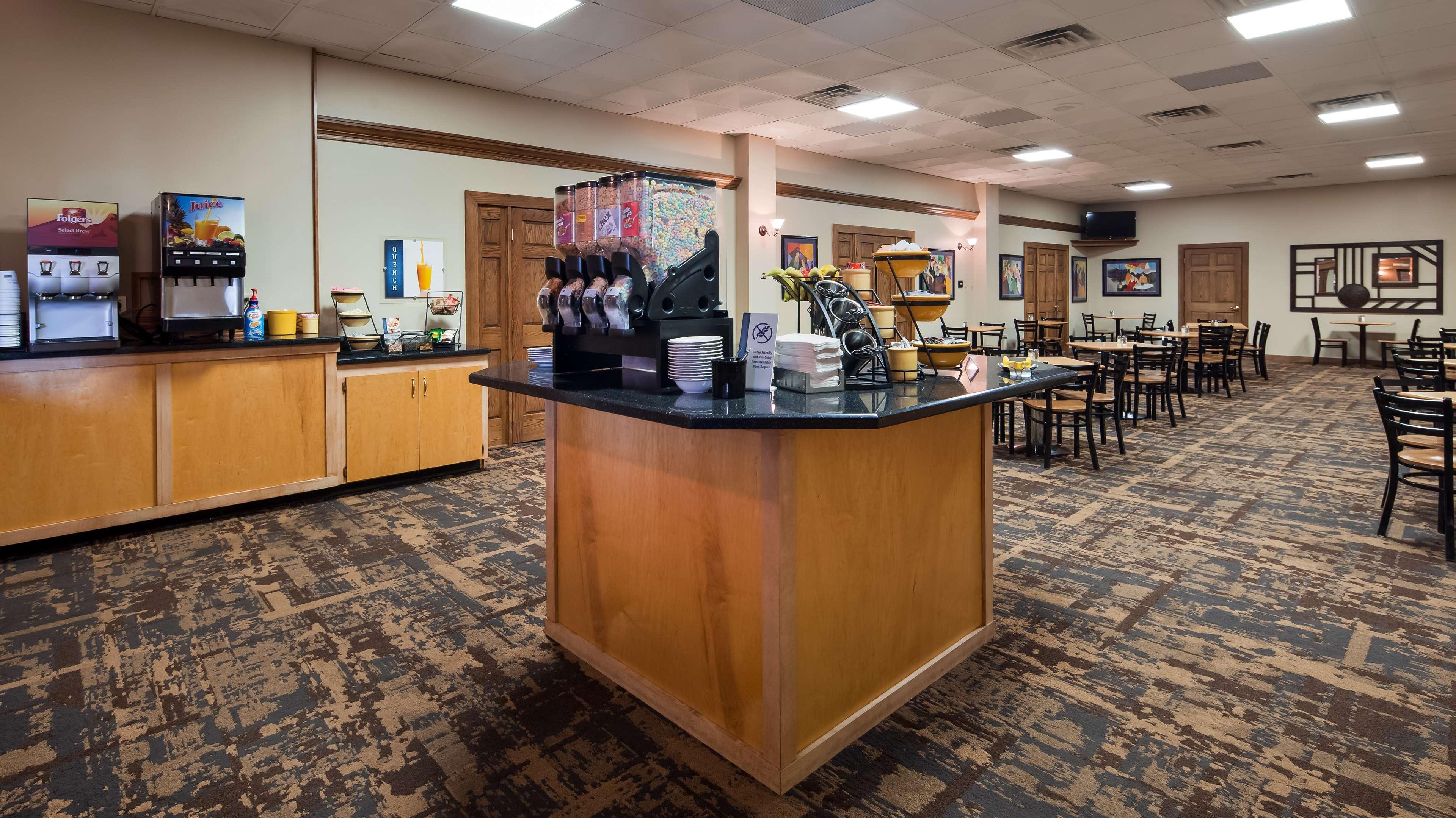 Crossroads Hotel & Event Center Fort Dodge Ngoại thất bức ảnh
