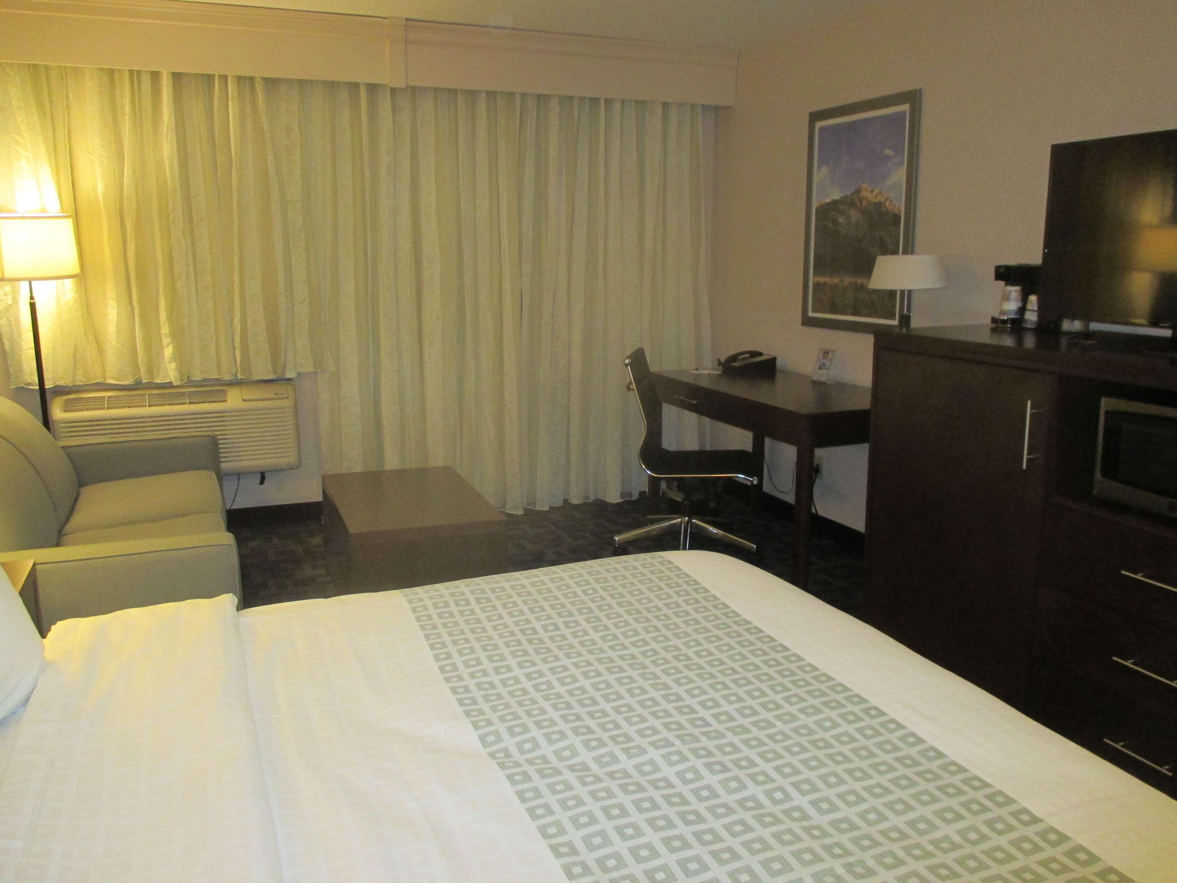 Crossroads Hotel & Event Center Fort Dodge Ngoại thất bức ảnh