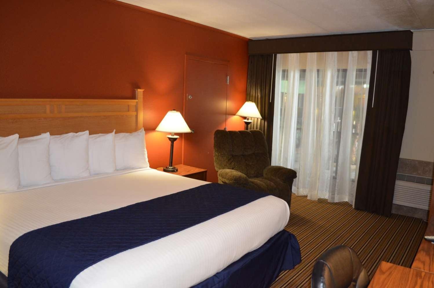 Crossroads Hotel & Event Center Fort Dodge Ngoại thất bức ảnh